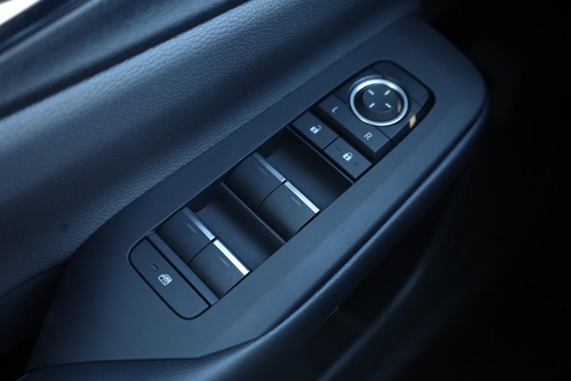 Toyota Prius Vehicle Image 18