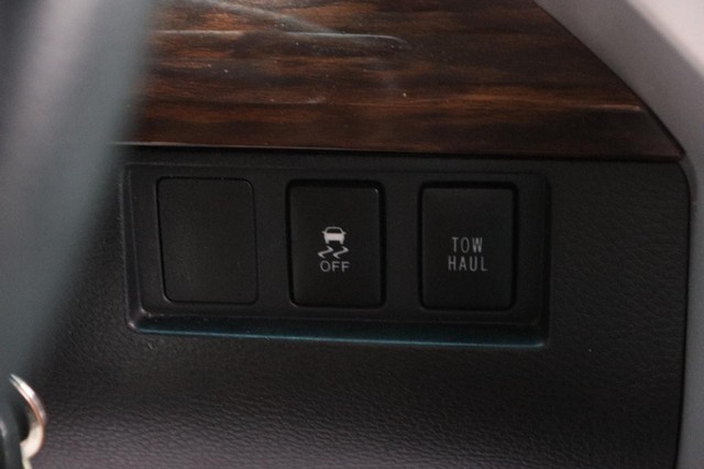 Toyota Tundra 4WD Truck Vehicle Image 13