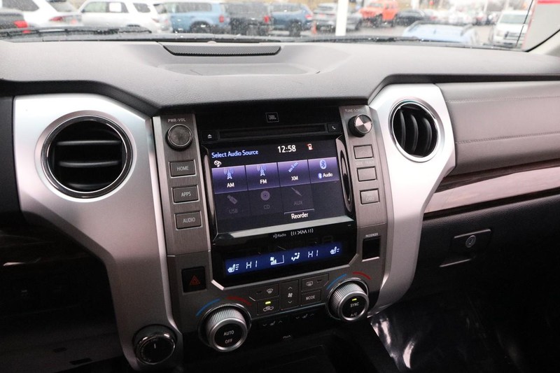 Toyota Tundra 4WD Truck Vehicle Image 14