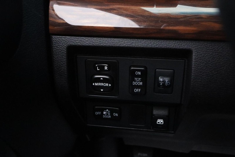 Toyota Tundra 4WD Truck Vehicle Image 17