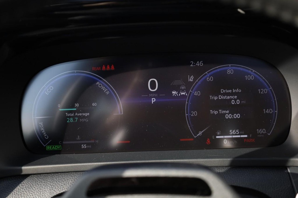 Toyota Crown Signia Vehicle Full-screen Gallery Image 13