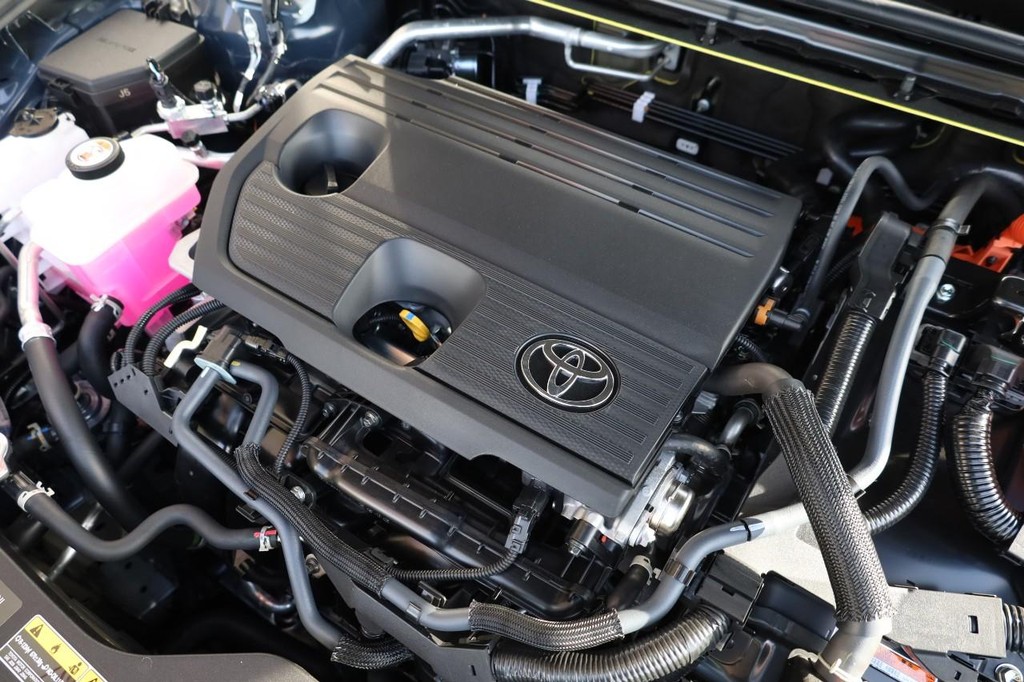 Toyota Crown Signia Vehicle Full-screen Gallery Image 27