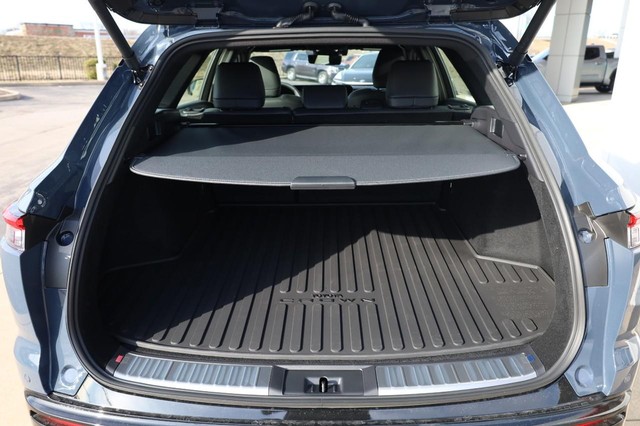 Toyota Crown Signia Vehicle Image 08