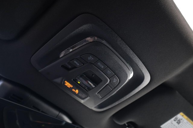 Toyota Crown Signia Vehicle Image 18