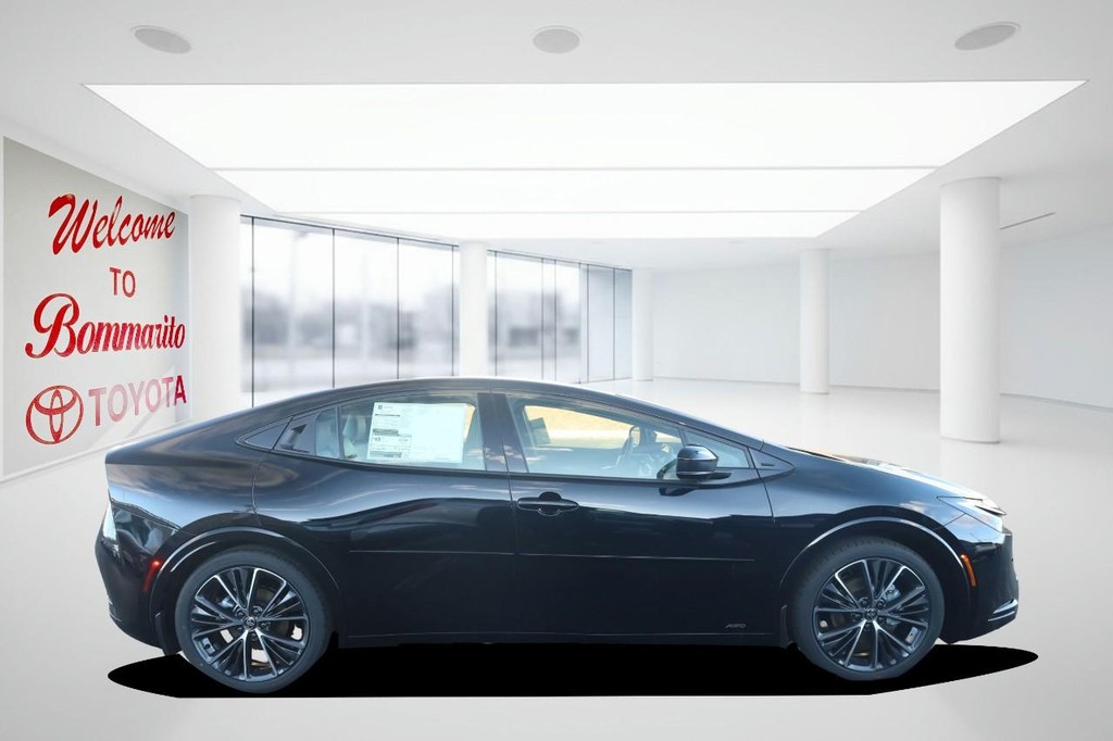 Toyota Prius Vehicle Full-screen Gallery Image 5