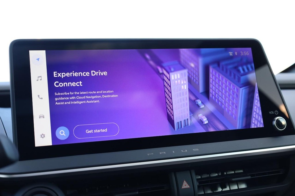 Toyota Prius Vehicle Full-screen Gallery Image 13