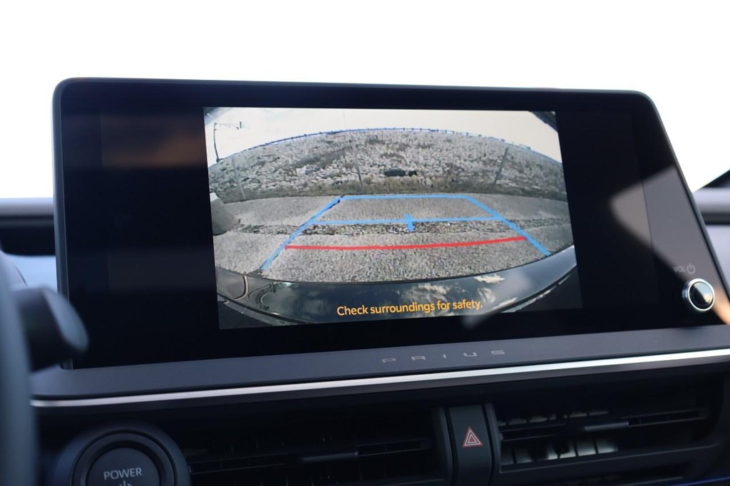 Toyota Prius Vehicle Full-screen Gallery Image 14