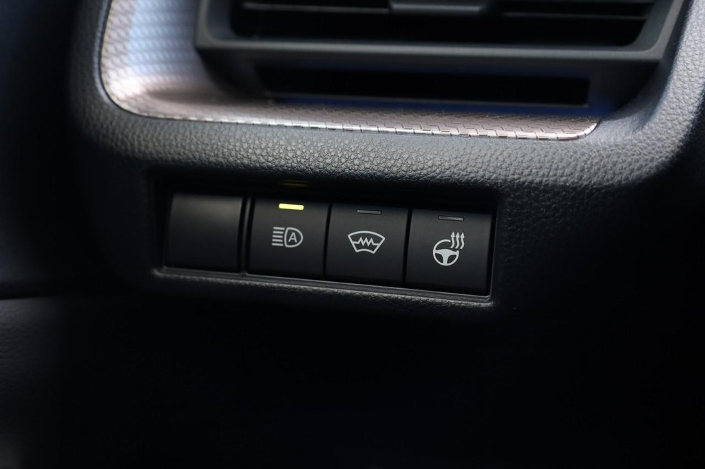 Toyota Prius Vehicle Full-screen Gallery Image 20