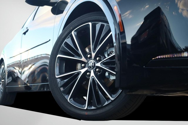 Toyota Prius Vehicle Image 03