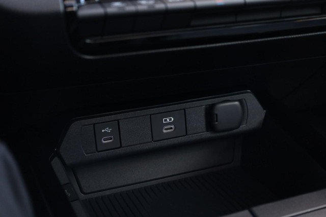 Toyota Prius Vehicle Image 16