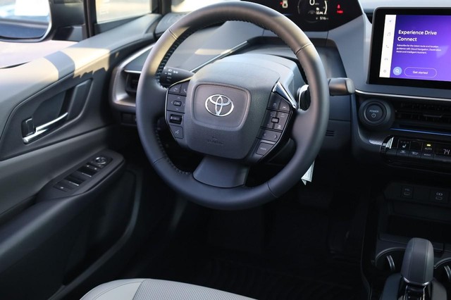 Toyota Prius Vehicle Image 24