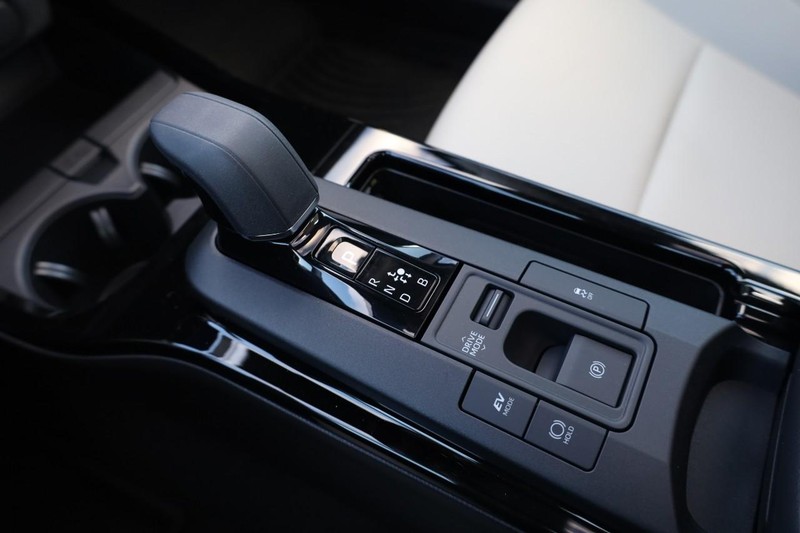 Toyota Prius Vehicle Image 17