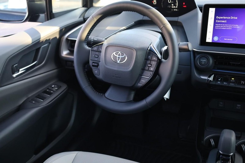 Toyota Prius Vehicle Image 24