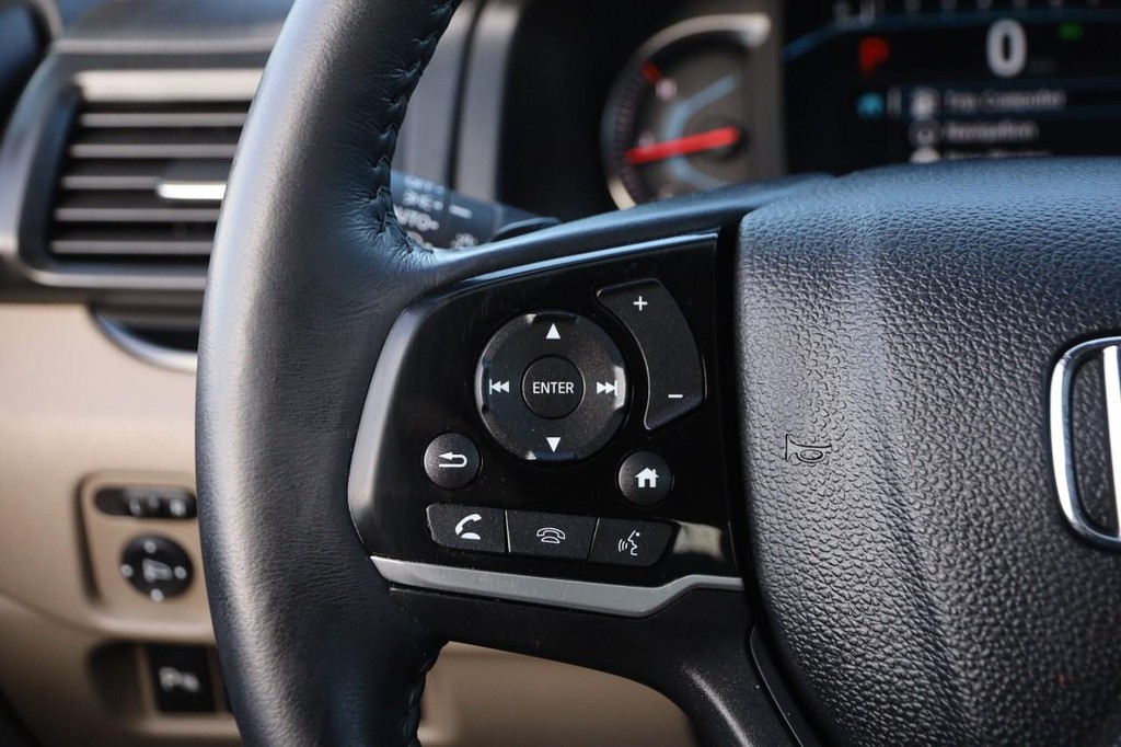 Honda Pilot Vehicle Full-screen Gallery Image 12