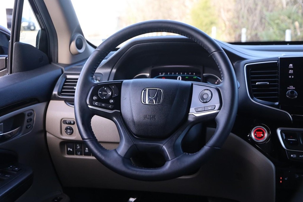 Honda Pilot Vehicle Full-screen Gallery Image 25