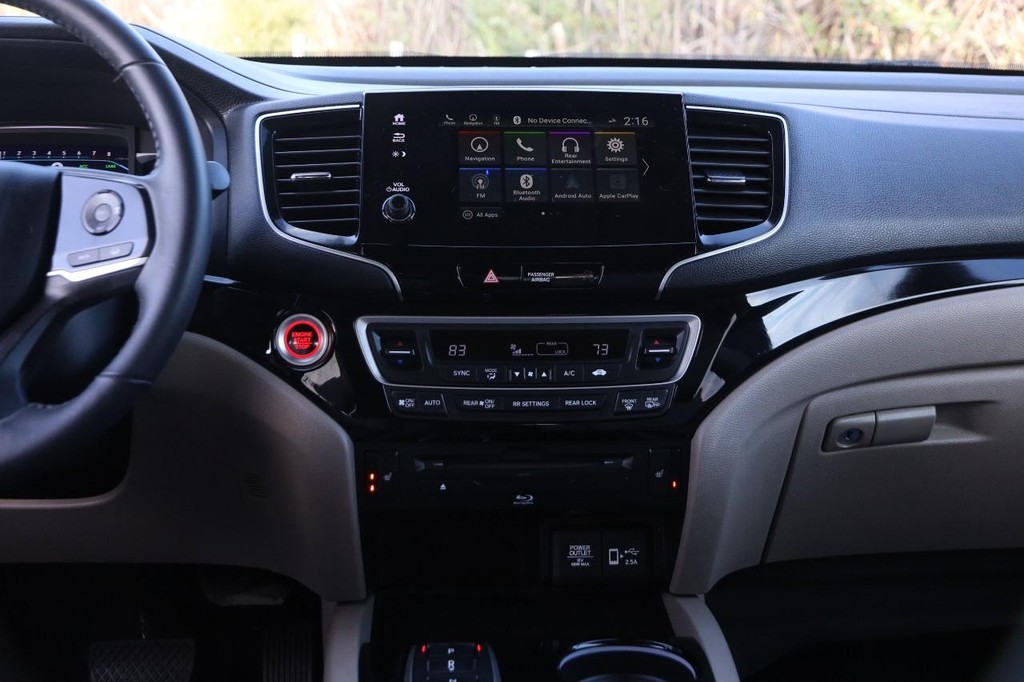 Honda Pilot Vehicle Full-screen Gallery Image 26