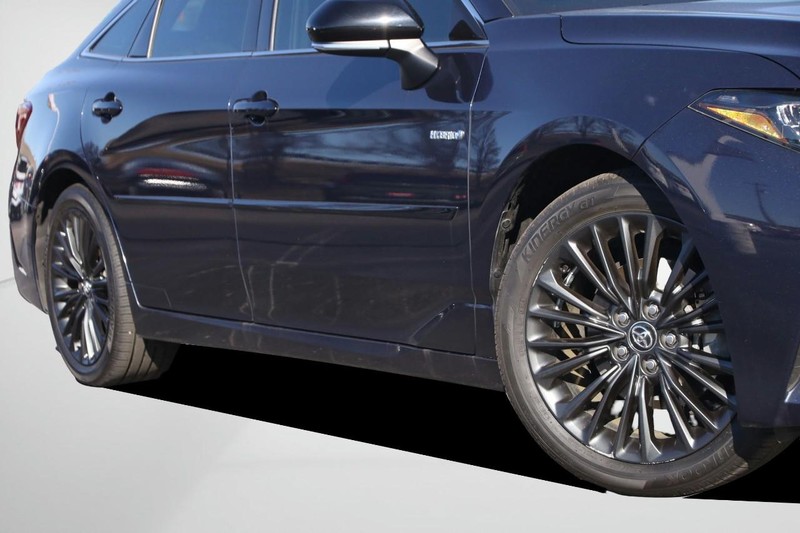 Toyota Avalon Vehicle Image 03