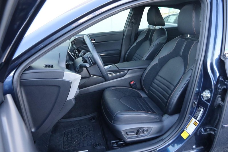 Toyota Avalon Vehicle Image 09