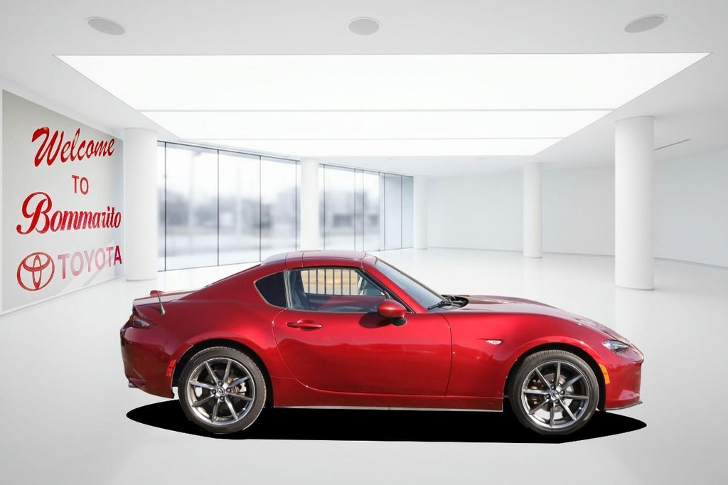 Mazda MX-5 Miata RF Vehicle Full-screen Gallery Image 5