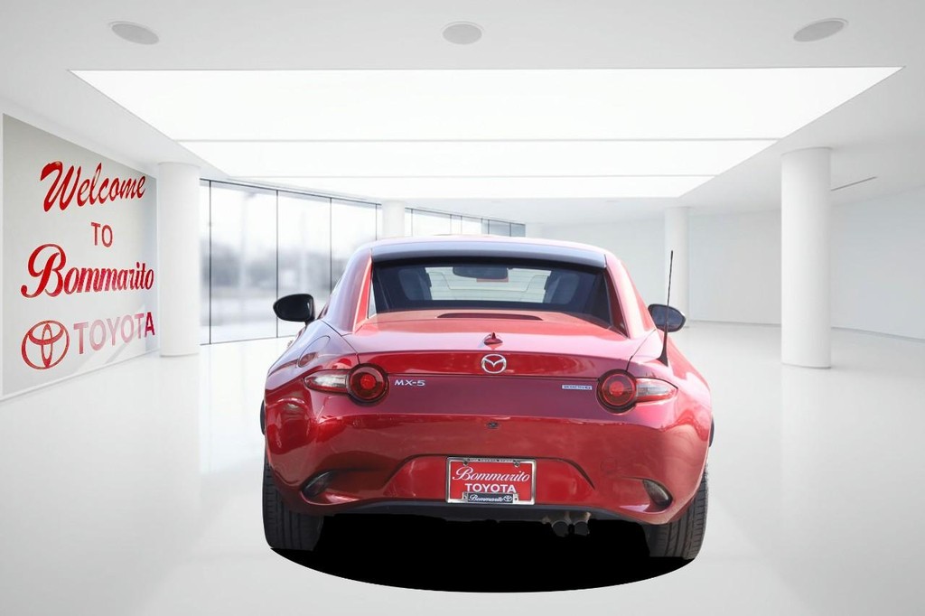 Mazda MX-5 Miata RF Vehicle Full-screen Gallery Image 6