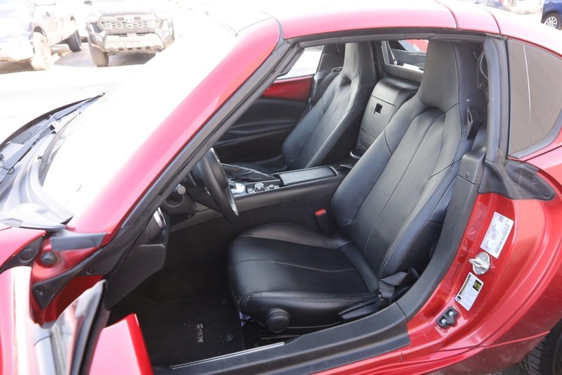 Mazda MX-5 Miata RF Vehicle Image 08