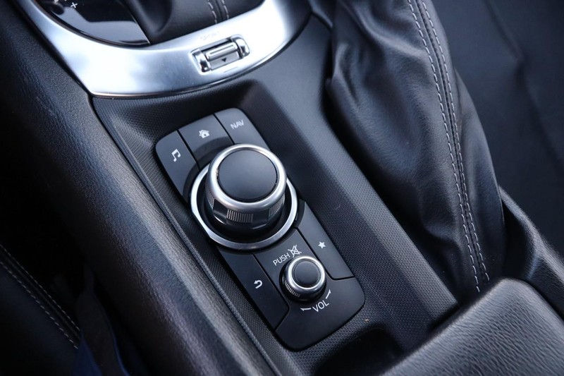 Mazda MX-5 Miata RF Vehicle Image 18