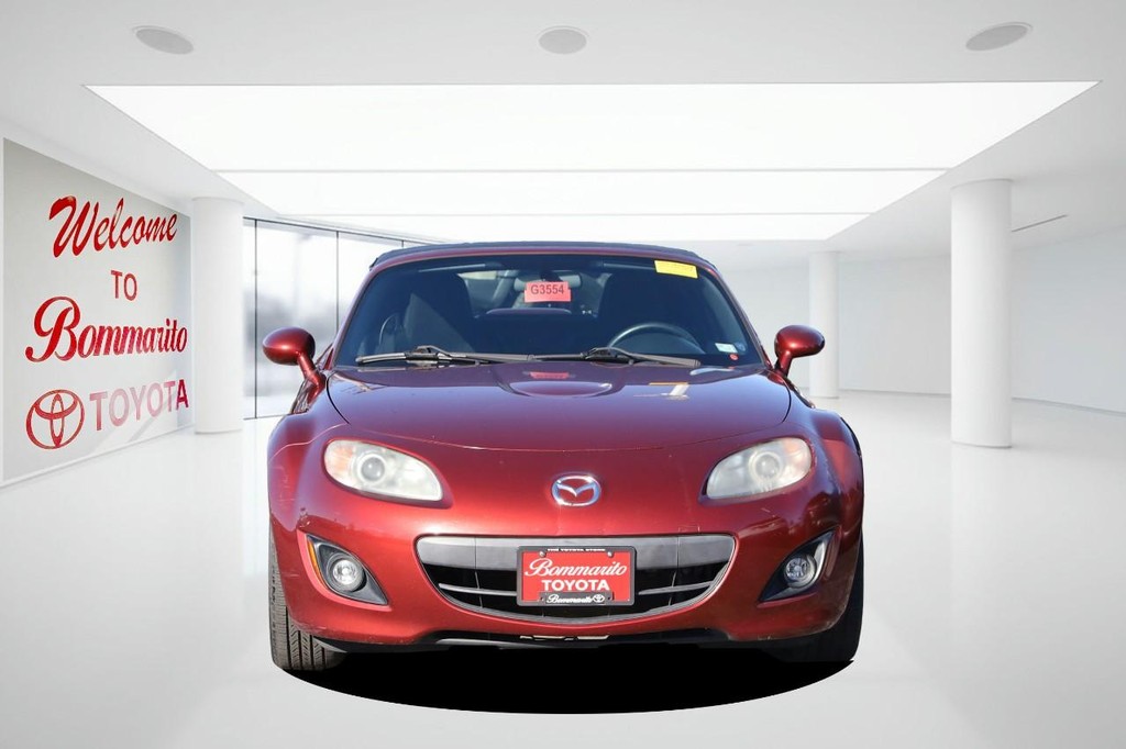 Mazda MX-5 Miata Vehicle Full-screen Gallery Image 4