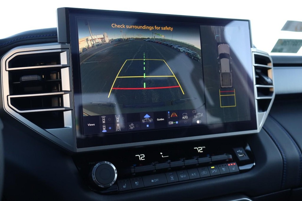 Toyota Tundra 4WD Vehicle Full-screen Gallery Image 14