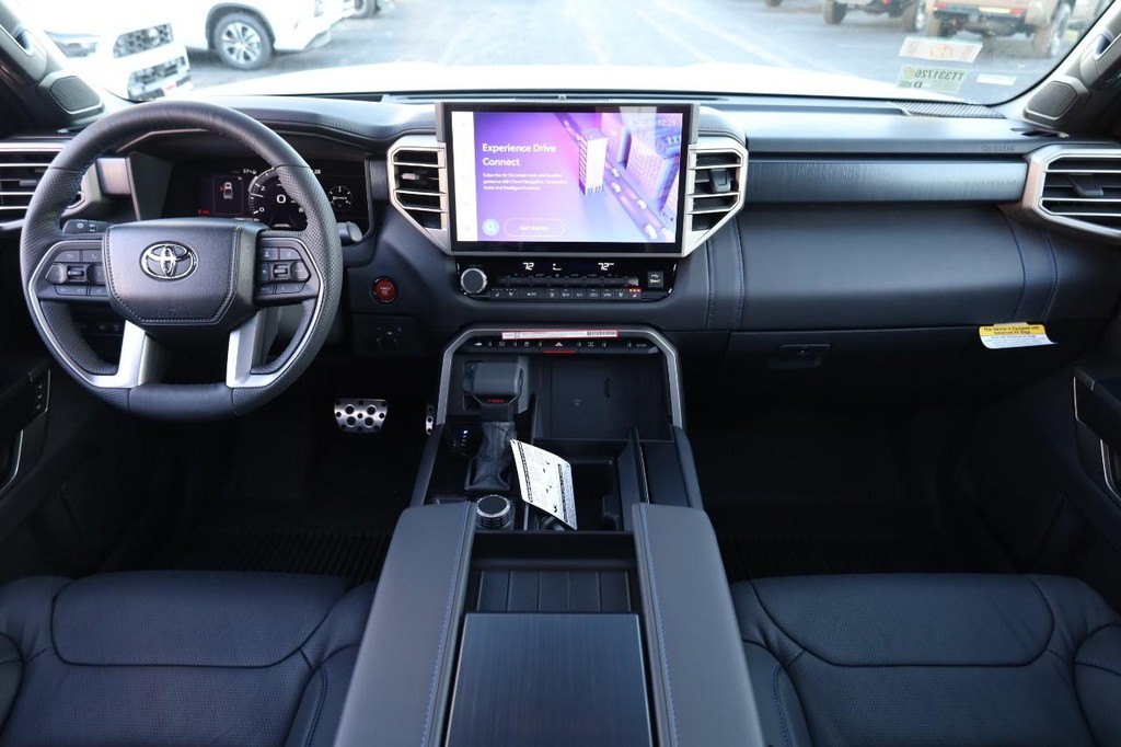Toyota Tundra 4WD Vehicle Full-screen Gallery Image 25