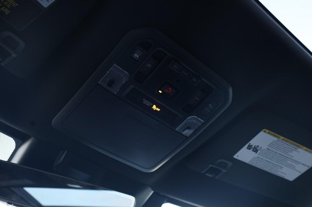 Toyota Tundra 4WD Vehicle Image 18