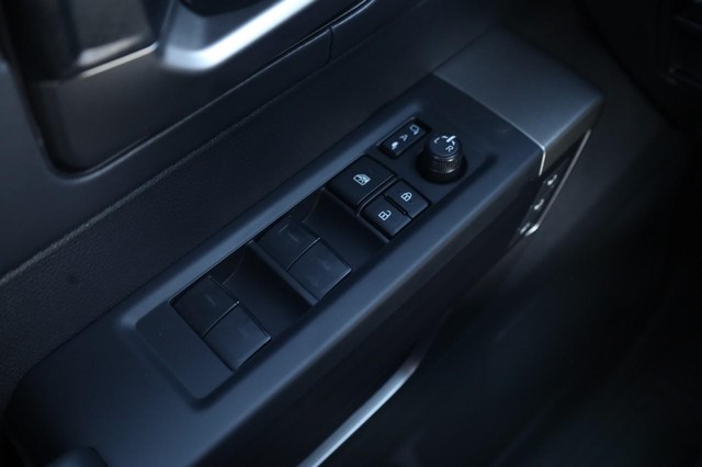 Toyota Tundra 4WD Vehicle Image 19