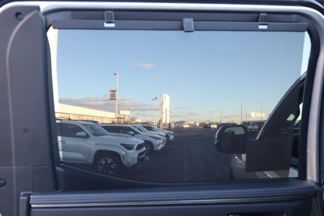 Toyota Tundra 4WD Vehicle Image 23