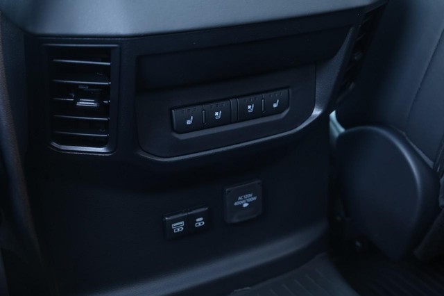 Toyota Tundra 4WD Vehicle Image 24