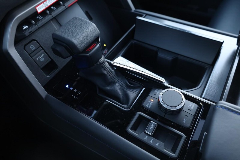 Toyota Tundra 4WD Vehicle Image 17