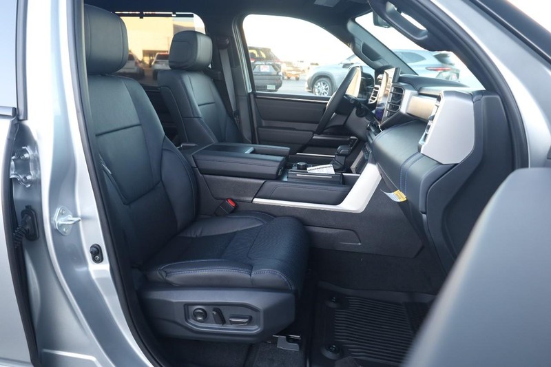 Toyota Tundra 4WD Vehicle Image 27