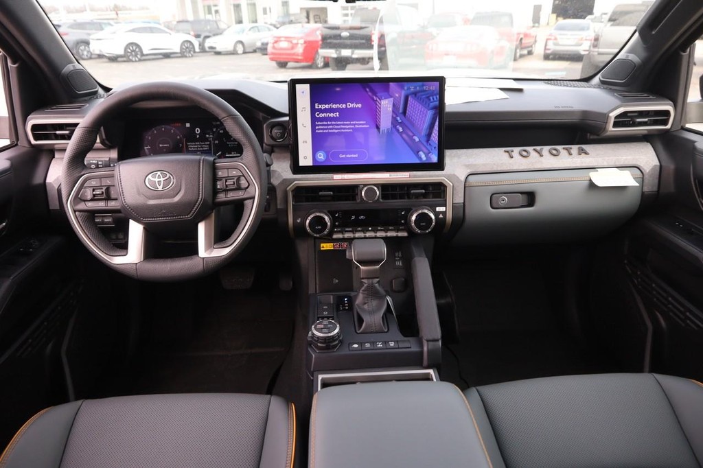 Toyota Tacoma 4WD Vehicle Full-screen Gallery Image 22