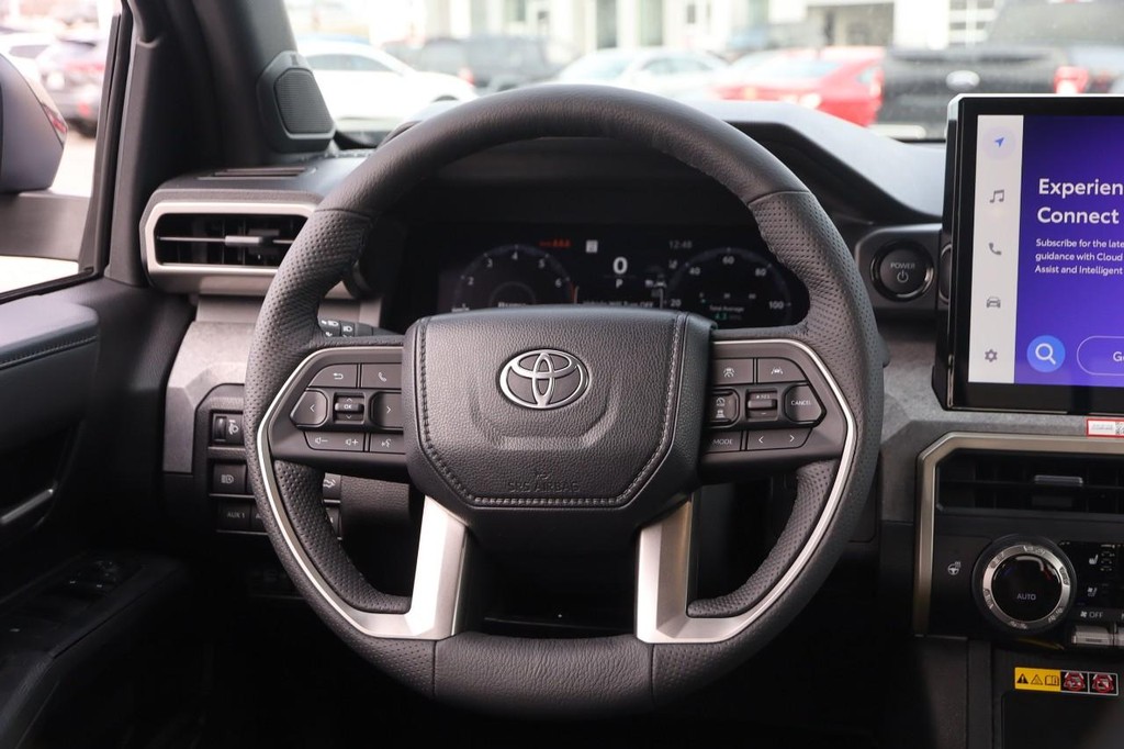 Toyota Tacoma 4WD Vehicle Full-screen Gallery Image 24