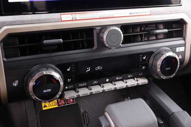 Toyota Tacoma 4WD Vehicle Image 17