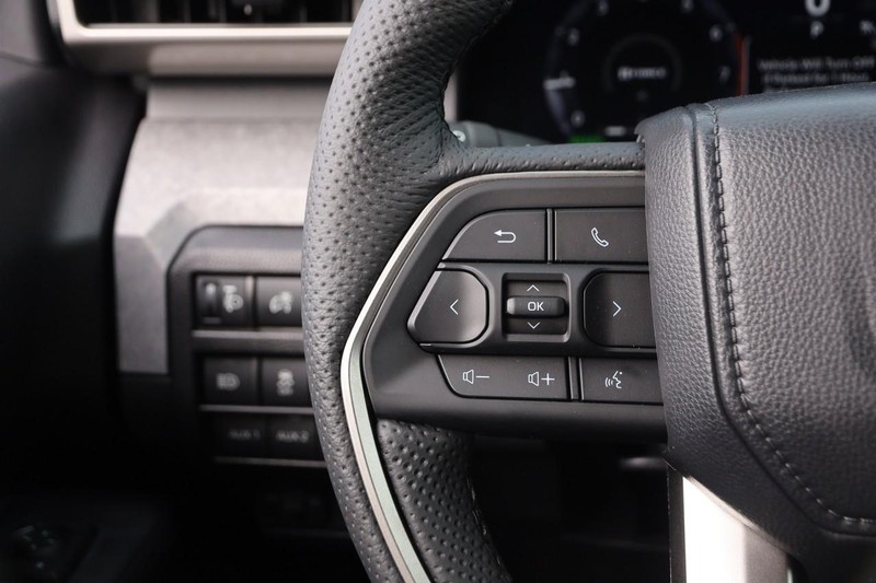 Toyota Tacoma 4WD Vehicle Image 11