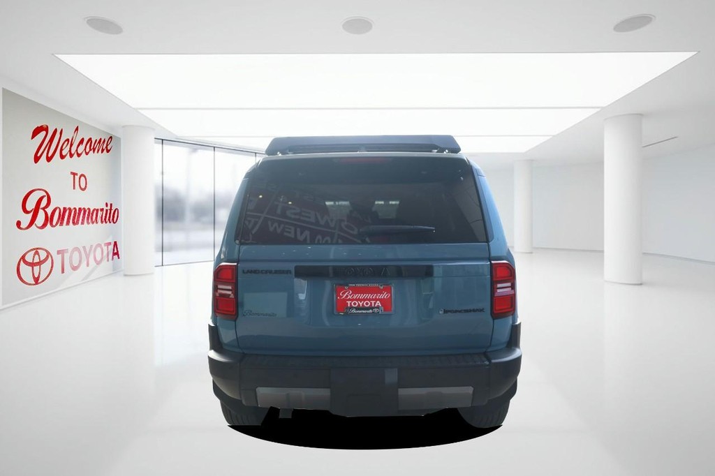 Toyota Land Cruiser Vehicle Full-screen Gallery Image 6