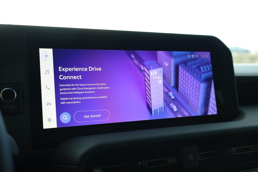 Toyota Land Cruiser Vehicle Full-screen Gallery Image 12