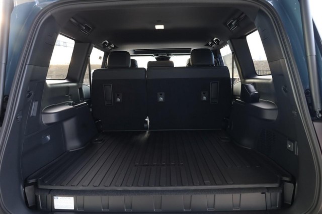 Toyota Land Cruiser Vehicle Image 07