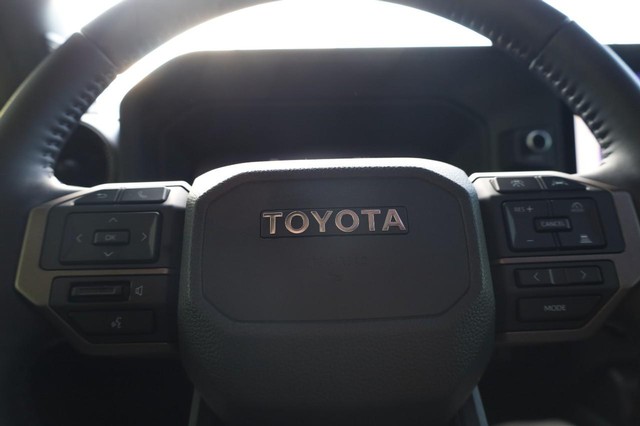Toyota Land Cruiser Vehicle Image 10