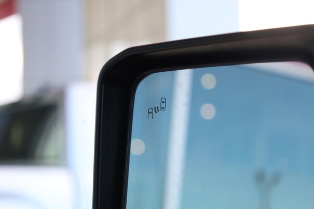 Toyota Land Cruiser Vehicle Image 20