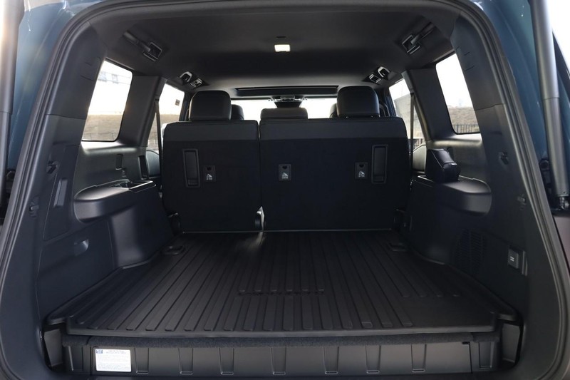 Toyota Land Cruiser Vehicle Image 07