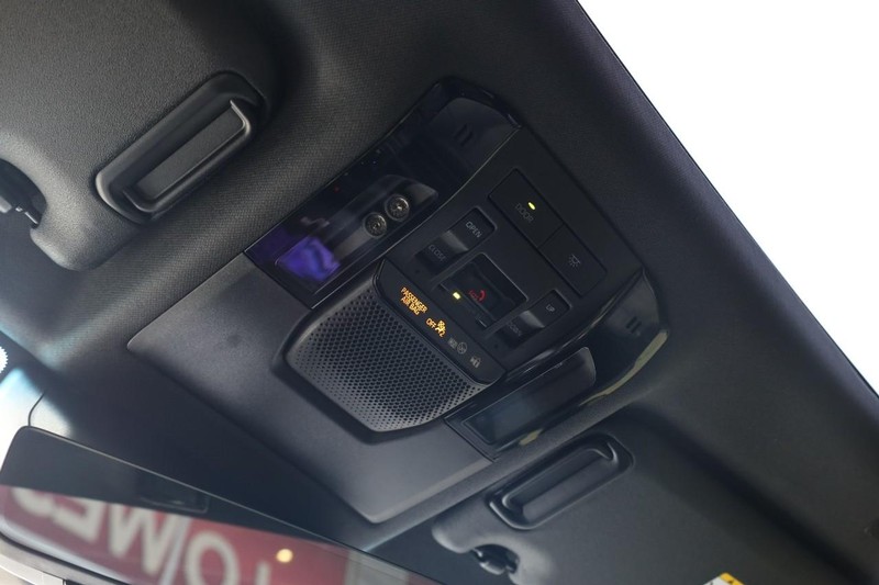 Toyota Land Cruiser Vehicle Image 17