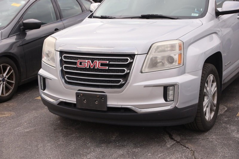 GMC Terrain Vehicle Full-screen Gallery Image 05