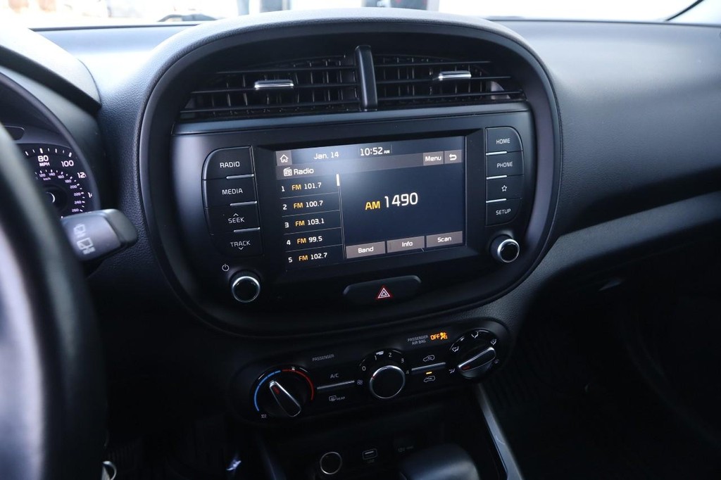 Kia Soul Vehicle Full-screen Gallery Image 14