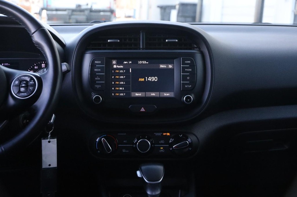 Kia Soul Vehicle Full-screen Gallery Image 20