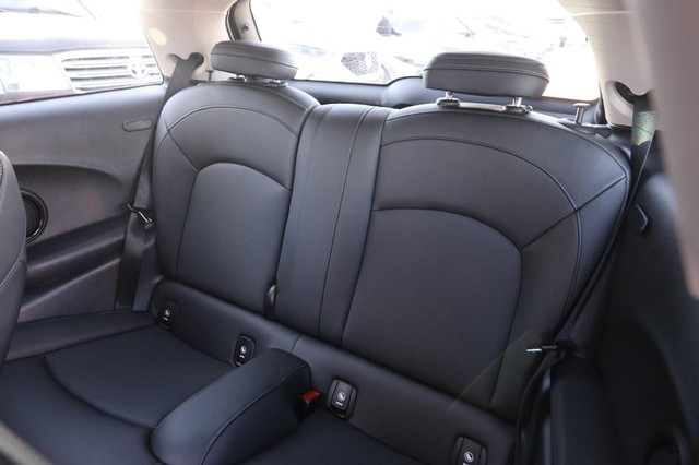 MINI Hardtop 2 Door Vehicle Image 09